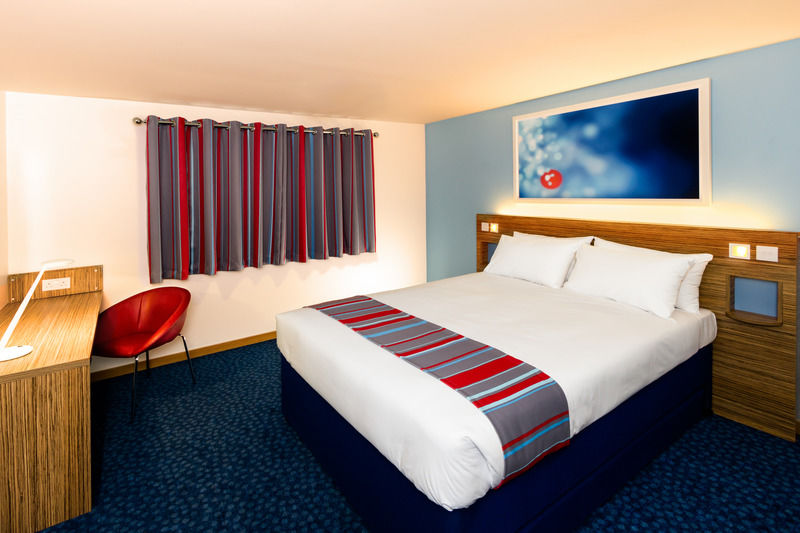 Travelodge Bristol Central Anchor Road Exterior photo
