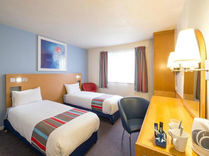 Travelodge Bristol Central Anchor Road Exterior photo