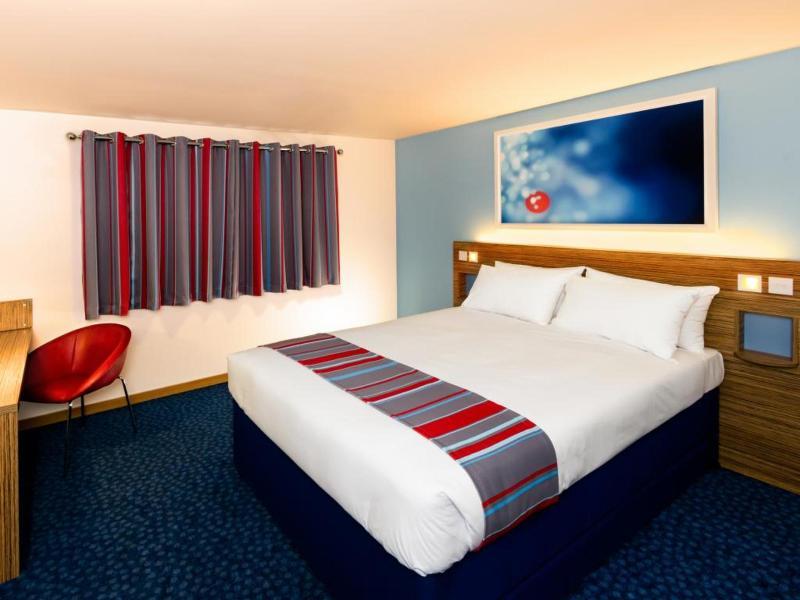 Travelodge Bristol Central Anchor Road Exterior photo