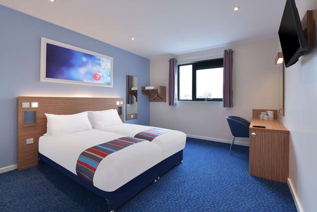 Travelodge Bristol Central Anchor Road Room photo